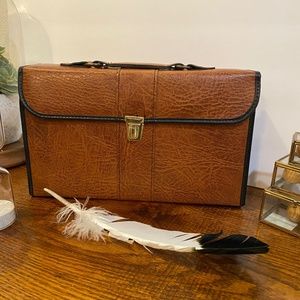 Vintage Leather Travel Bar/Cocktail Set/Cocktail Bar - Luggage